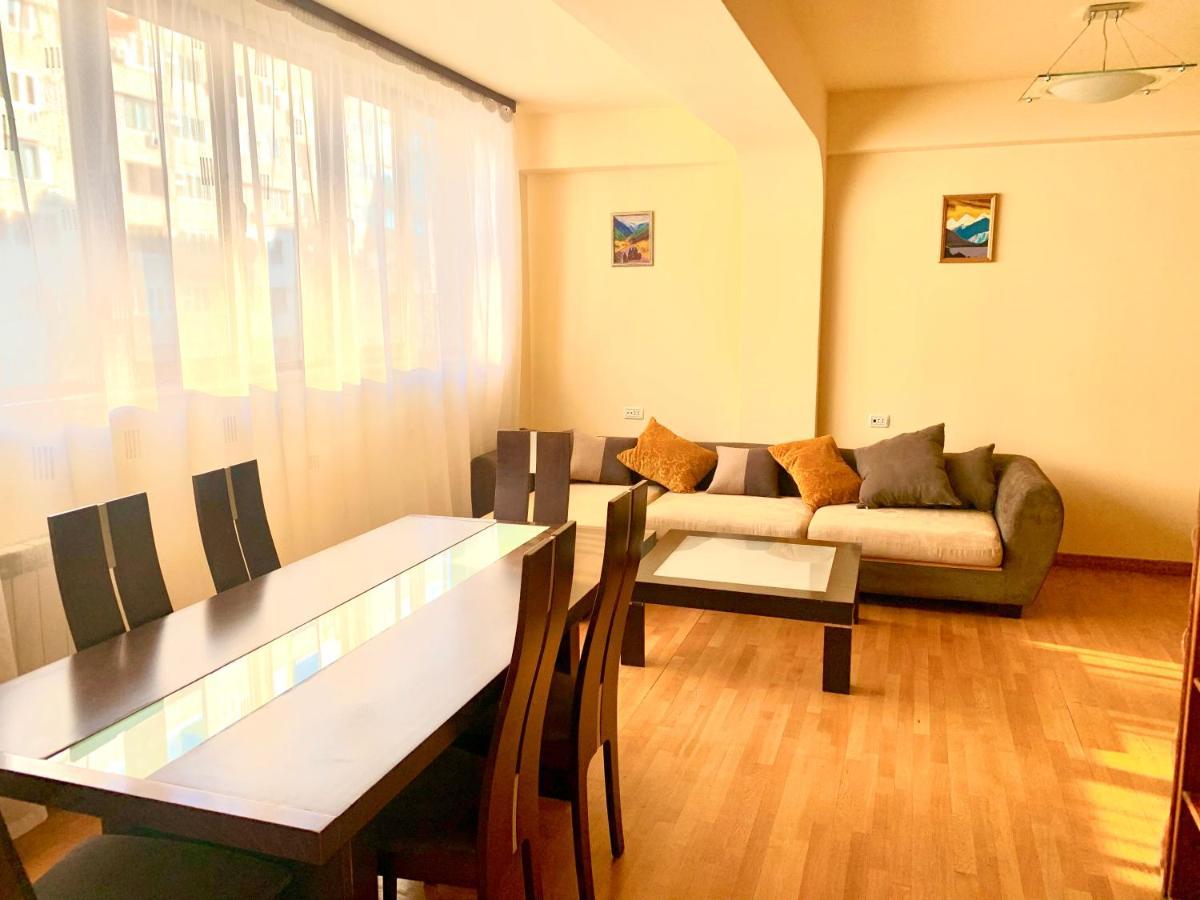 Apartment Amiryan エレバン エクステリア 写真